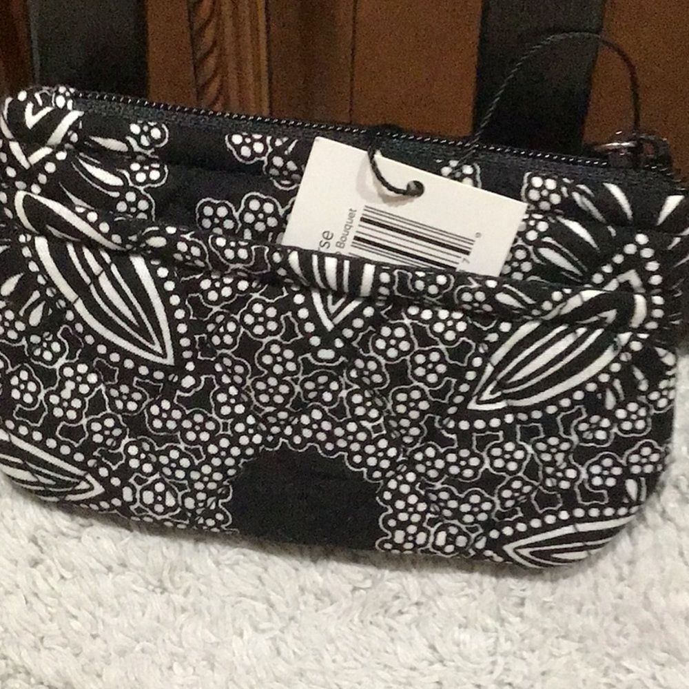 Vera Bradley NWT coin purse in blanco bouquet pattern - Picture 5 of 9